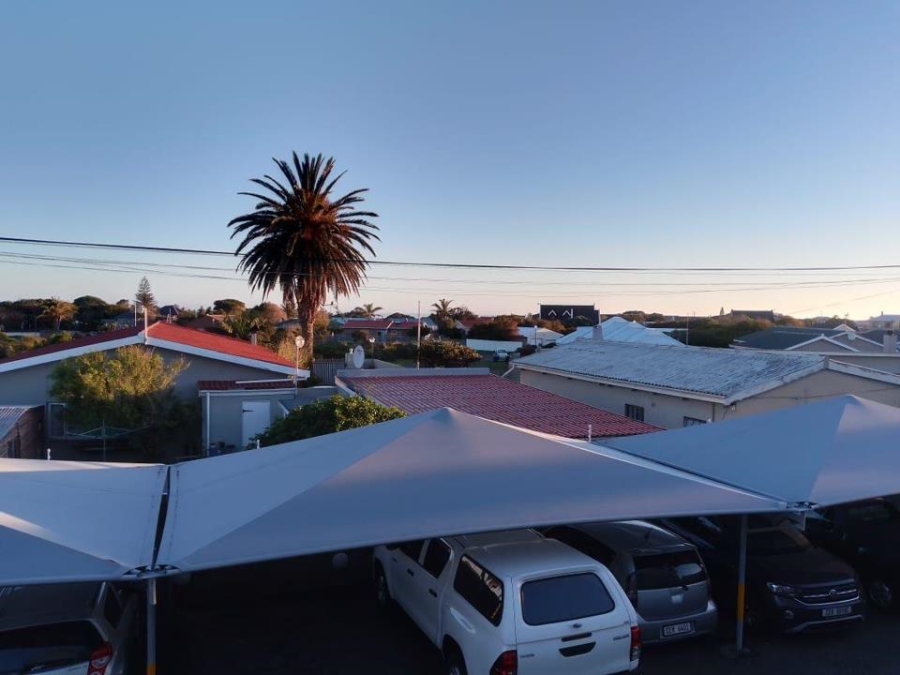 2 Bedroom Property for Sale in Sandbaai Western Cape